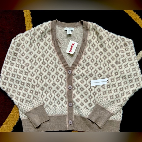 Oversized Sweater - Picture 1 of 7